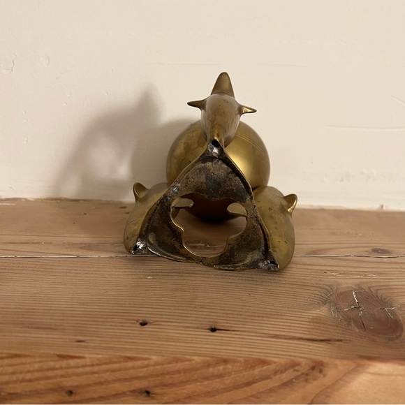 Mid-Century Brass Sphere on Sculptural Dolphin Stand Vintage - Picture 5 of 5